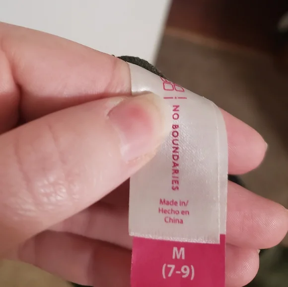 💥3/$30💥Olive Top - Picture 3 of 3